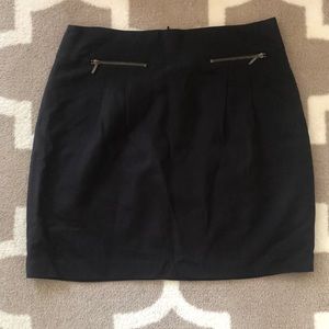 LOFT short black skirt - Size 4